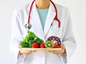 چه خوراکی هایی بعد از عمل بینی بخوریم؟